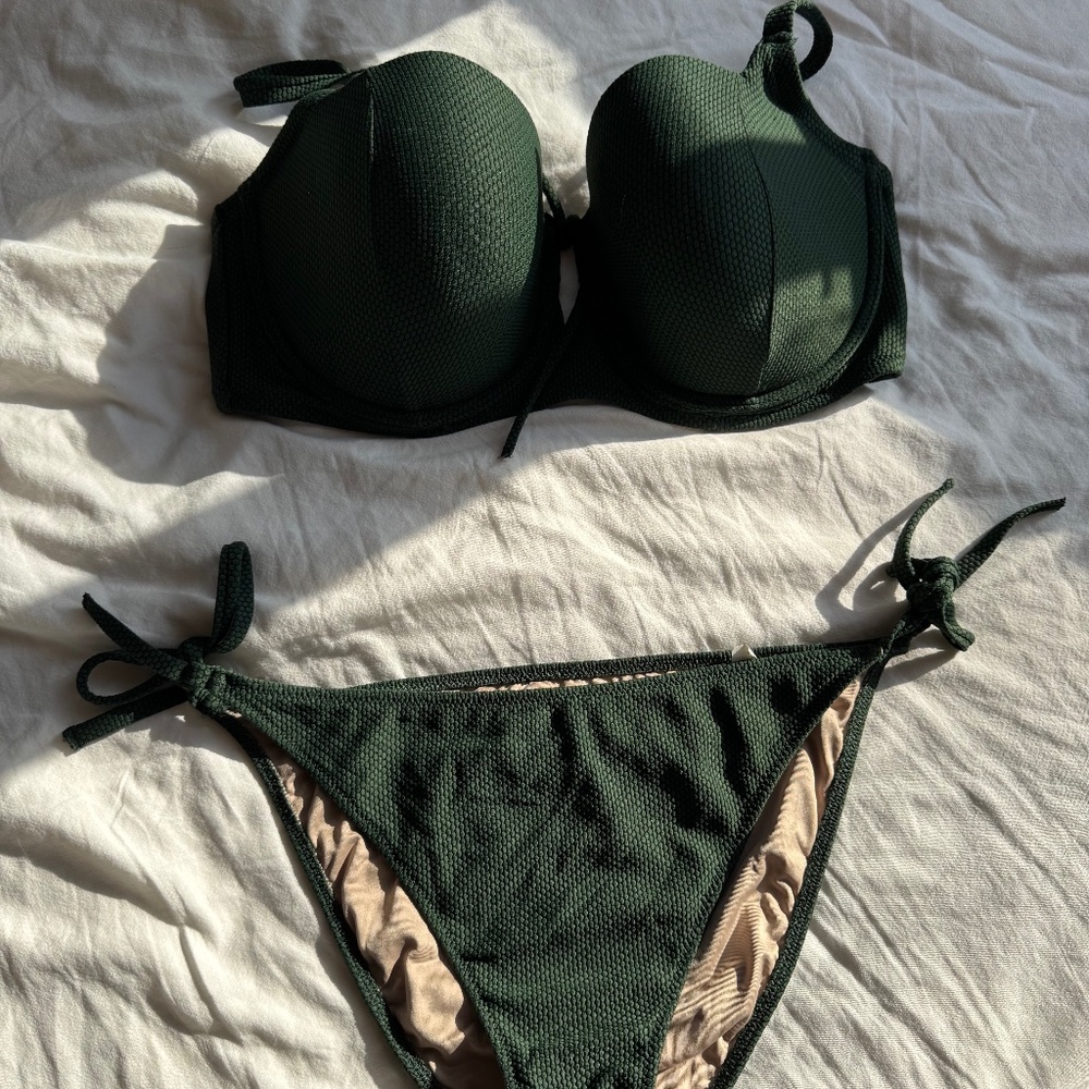 Target Shade and Shore Green Padded Swimsuit - Top 36DD, Bottom - Large